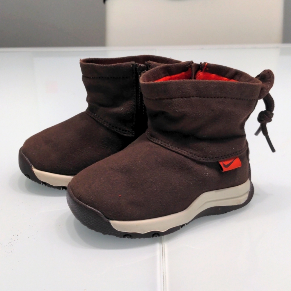Nike - Baby boots (size 5, 11 cm)